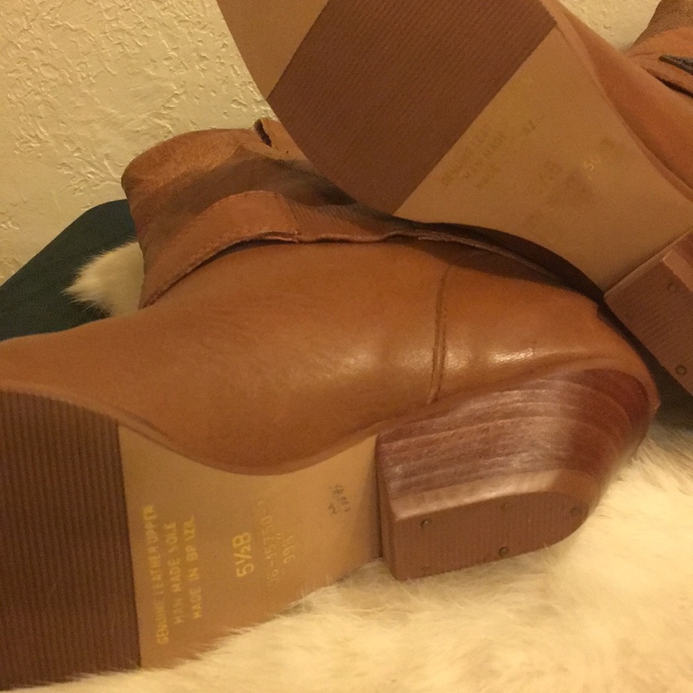 Clicks Boots Leather Light Brown NEW Women Size 5 1/2  all seasons & occasions - Picture 7 of 7